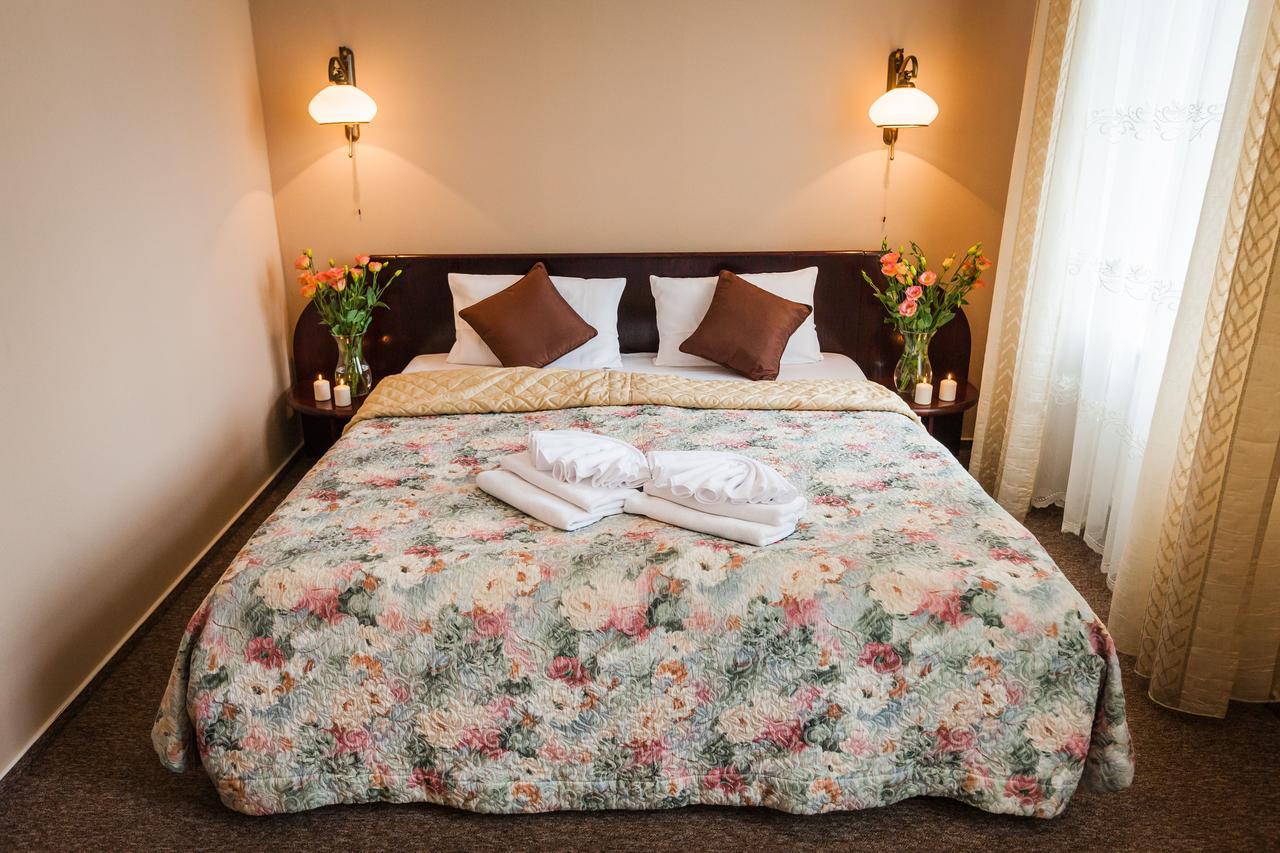 Hotel Palac Bialokosz Extérieur photo