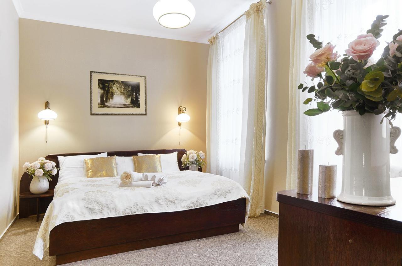 Hotel Palac Bialokosz Extérieur photo